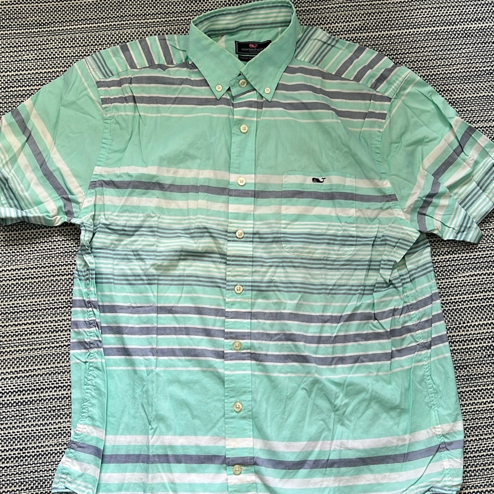 Vineyard vines short sleeve shirt